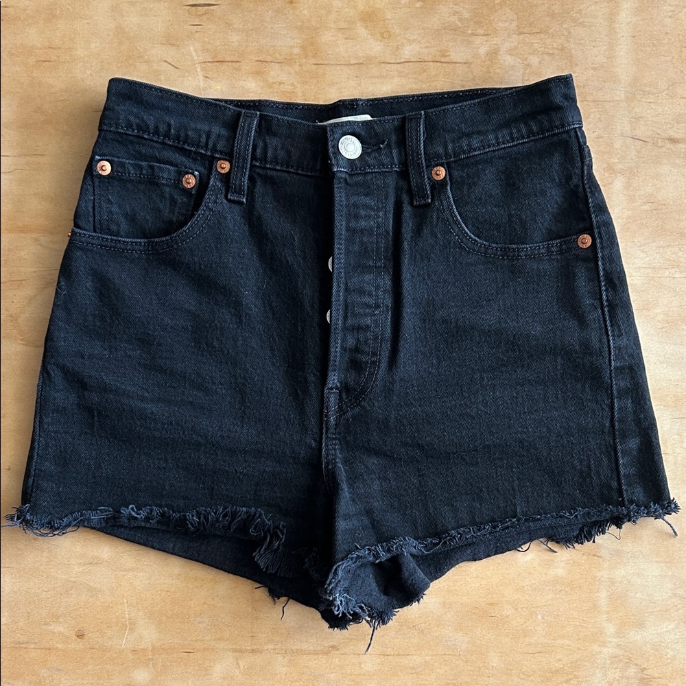 Levi’s Black Denim Ribcage Short